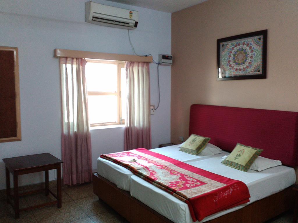 Hotel Ajaya Waranasi Pokój zdjęcie
